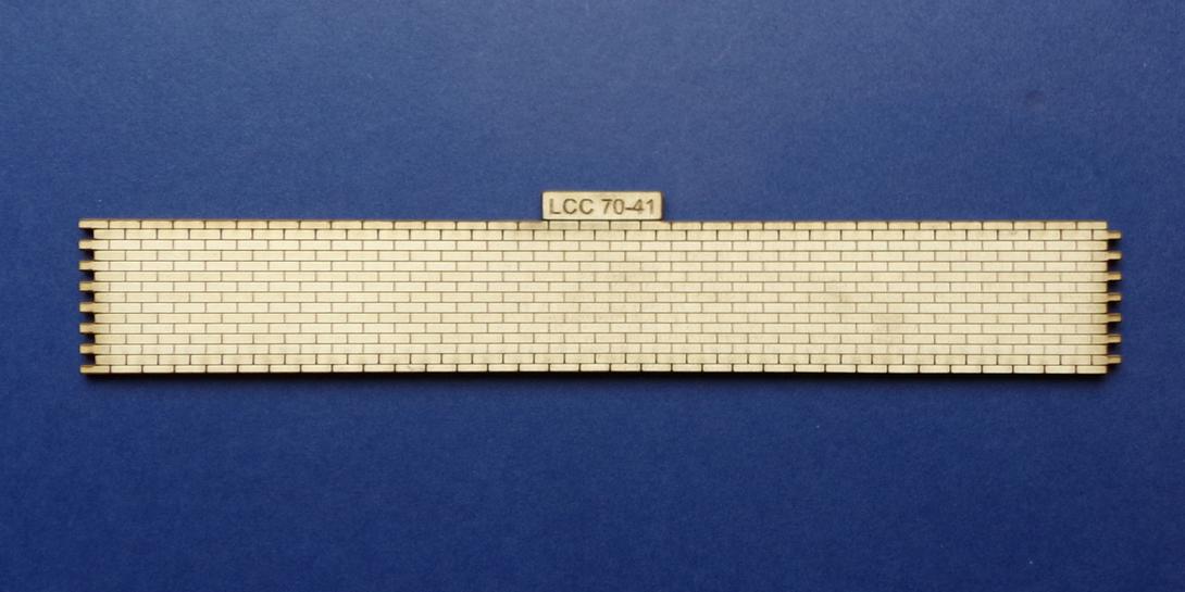 LCC 70-41 O gauge brick platform wall - 174mm Brick wall for platforms. 
